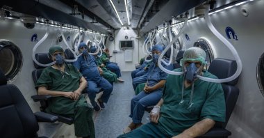 A group of patients receive hyperbaric oxygen therapy inside a pressure chamber, Istanbul, Türkiye, Aug. 27, 2026. (AA Photo)