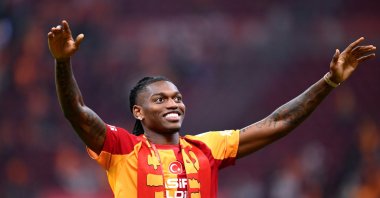 Galatasaray's latest signing Rafael Leao greets the fans in Istanbul, Türkiye, Aug. 30, 2026. (AA Photo)