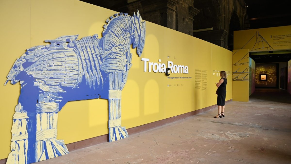 The entrance of the “Troy and Rome: Myths, Legends and Stories of the Ancient Mediterranean” exhibition at the Colosseum, Rome, Italy, Aug. 31, 2026. (IHA Photo)