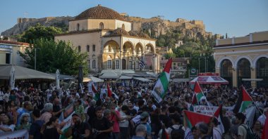 Activists and pro-Palestinian supporters gather to call on the authorities for sanctions against Israel and revoke visa-free entry for Israelis, Athens, Greece, Aug. 9, 2026. (Reuters Photo)