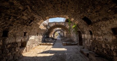Archaeologists uncover new rooms and wall paintings during excavations at ancient Smyrna, Izmir, Türkiye, Aug. 30, 2026. (AA Photo)