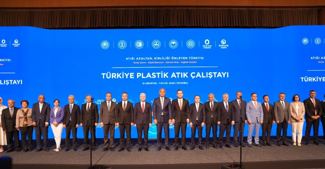 Officials pose for a family photo at the Türkiye Plastic Waste Workshop, Istanbul, Türkiye, Aug. 31, 2026. (Courtesy of Zero Waste Foundation)