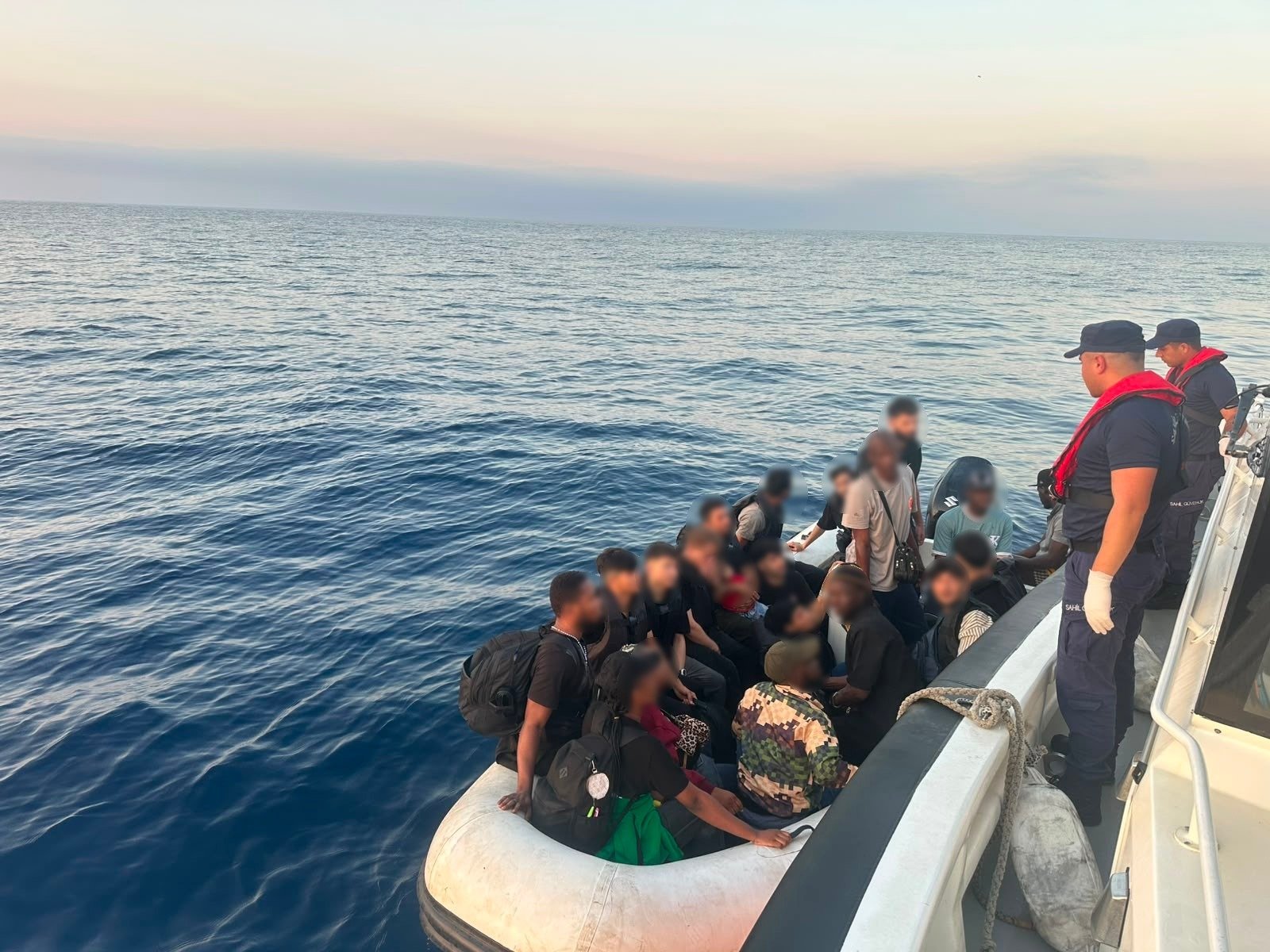 Irregular migration by sea drops sharply in Türkiye in 2026