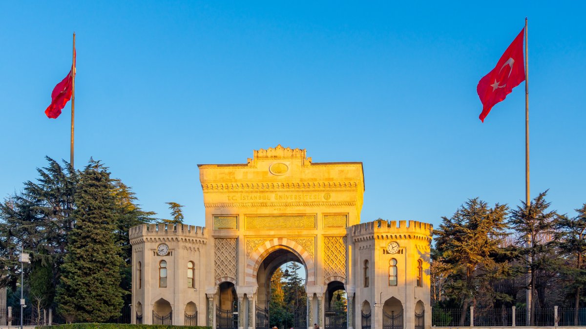 Istanbul University’s historic entrance gate, Istanbul, Türkiye, Jan. 10, 2025. (Shutterstock Photo)