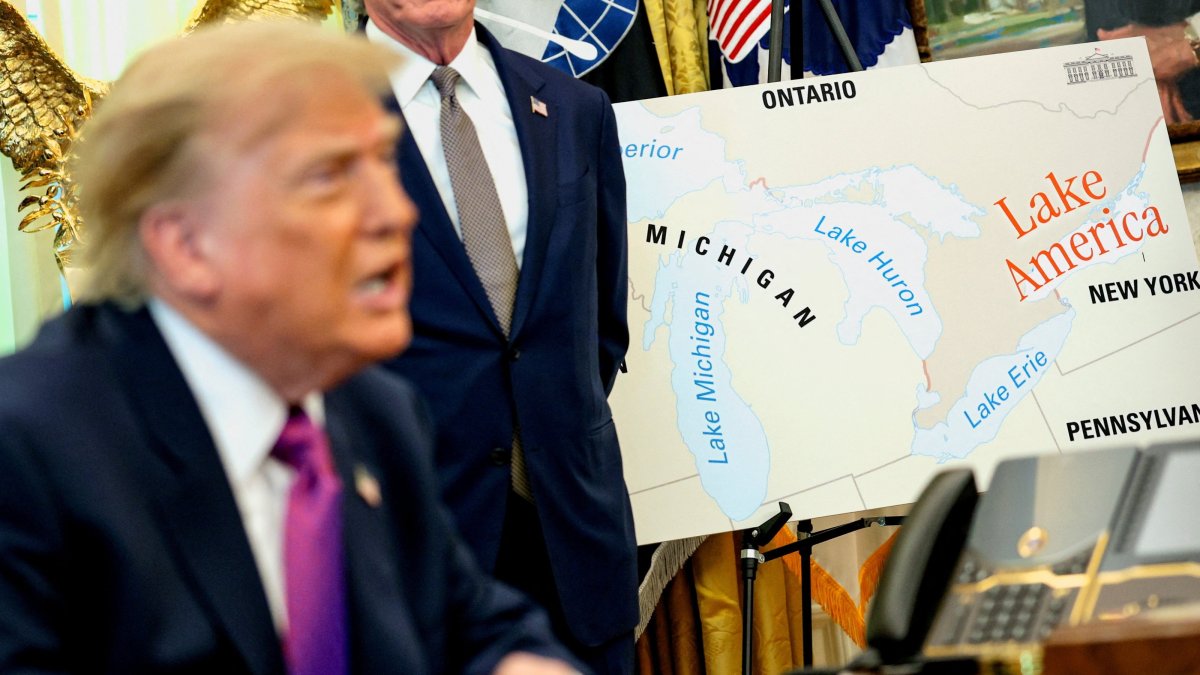 U.S. President Donald Trump speaks next to a map with "Lake America" written on it as he attends an event to sign an executive order renaming Lake Ontario as Lake America at the Oval Office of the White House, Washington, D.C., U.S., Aug. 27, 2026. (Reuters Photo)