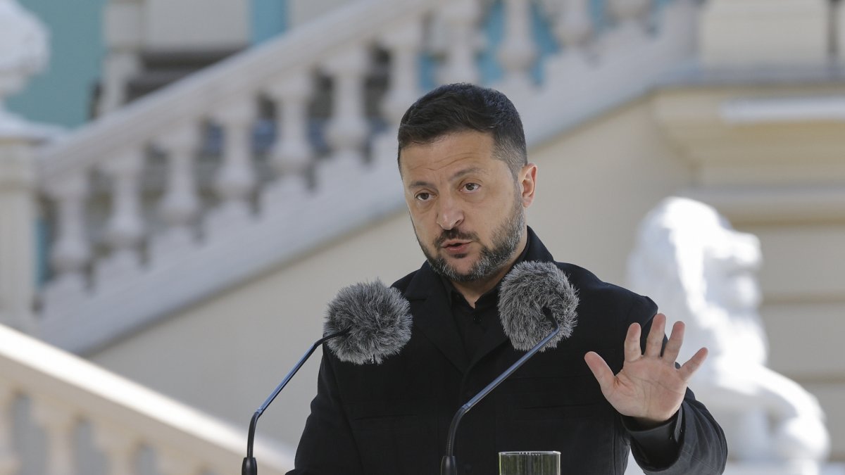 Ukrainian President Volodymyr Zelenskyy speaks during a joint press conference with President of Estonia Alar Karis (not pictured) at the Mariinsky Palace in Kyiv, Ukraine, Aug. 25, 2026. (EPA Photo)