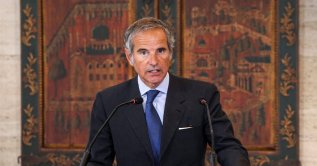 International Atomic Energy Agency (IAEA) Director General Rafael Grossi attends a news conference after his meeting with Syria's interim foreign minister in Damascus, Aug.18, 2026. (AFP via SANA)