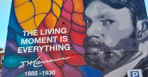 A mural of the English writer D.H. Lawrence, facing toward the house in which the writer was born, Nottingham, U.K., April 24, 2026. (Photo courtesy of A. Peter Dore)