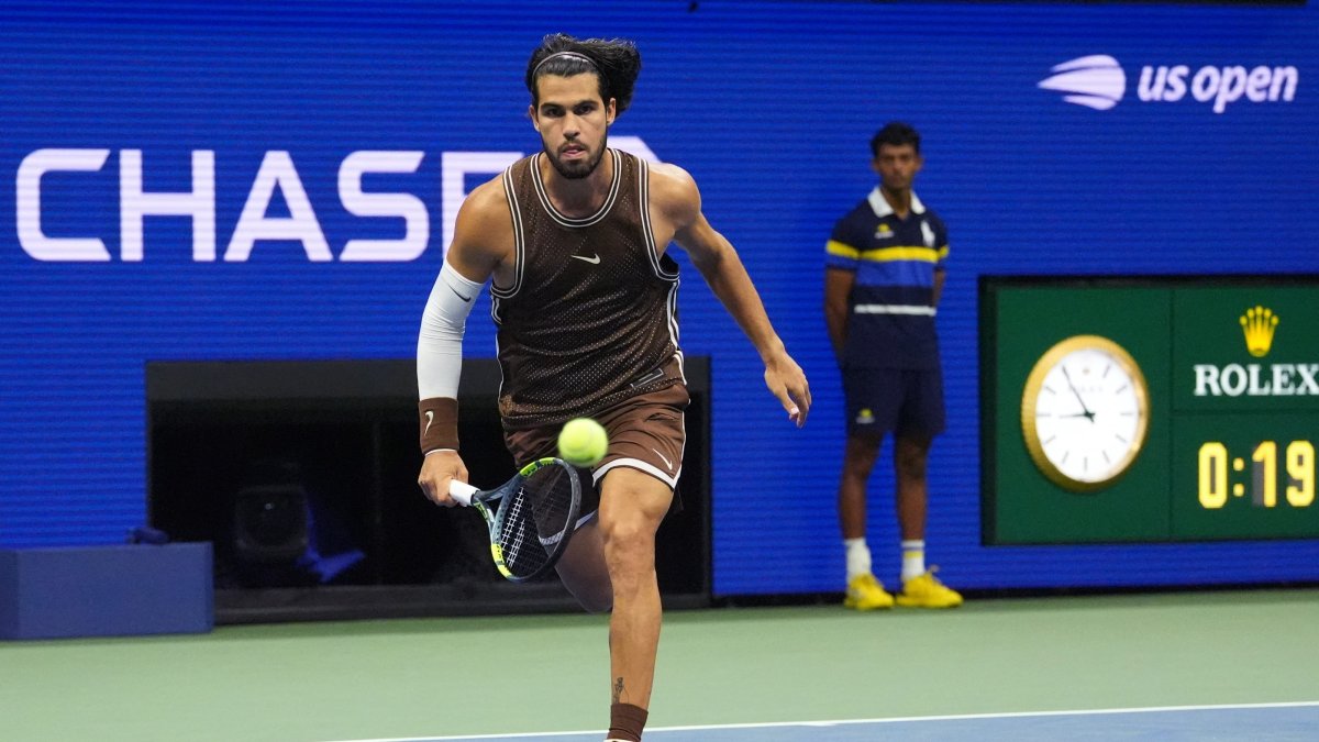 Spain's Carlos Alcaraz in action during his U.S. Open second-round match against Portugal's Jaime Faria at Flushing Meadows, New York City, U.S., Sept. 2, 2026. (Reuters Photo)