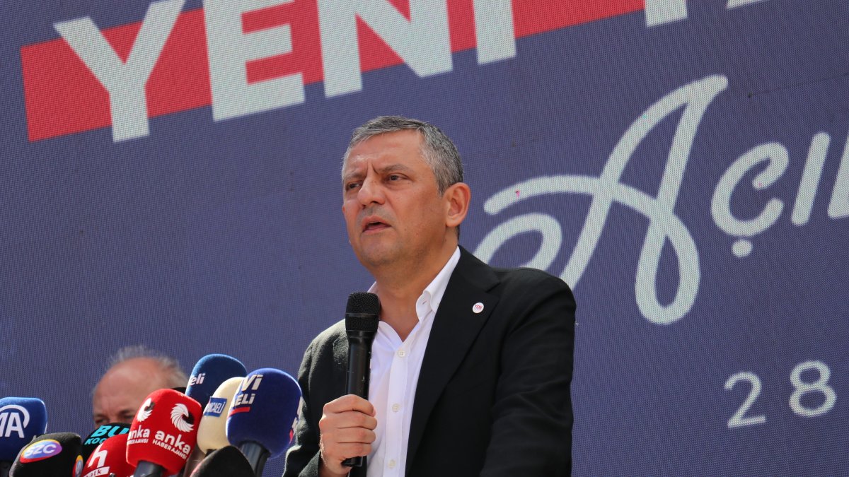 New Party Chair Özgür Özel delivers a speech during a series of events, Kocaeli, Türkiye, Aug. 28, 2026. (AA Photo)