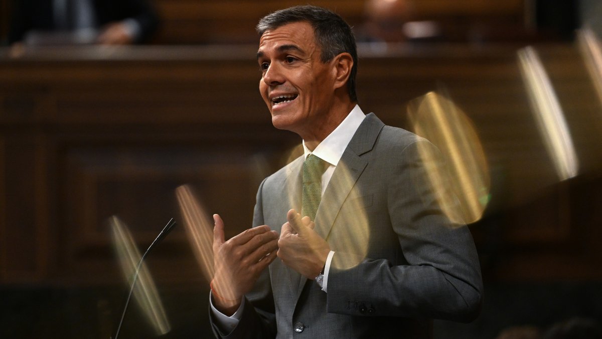 Spain's Prime Minister Pedro Sanchez speaks during a session to address the mass crossing of migrants into the enclave of Ceuta in late July, at the parliament in Madrid, Spain, Sept. 3, 2026. (Reuters Photo)