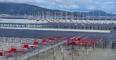 The construction site of the CNNC Tianwan 2-million-kilowatt tidal flat photovoltaic demonstration project in Lianyungang, China, Aug. 23, 2026. (AFP Photo)