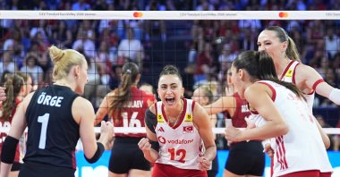 Turkish players celebrate as they play against Germany in the CEV Women’s European Volleyball Championship quarterfinals at Sinan Erdem Sports Hall, Istanbul, Türkiye, Sept. 3, 2026. (AA Photo)