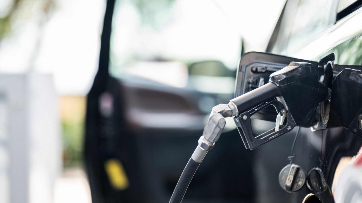 A gas pump is situated in a vehicle at a Chevron gas station in Austin, Texas, U.S., Aug. 7, 2026. (AFP Photo)