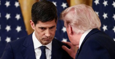 U.S. President Donald Trump speaks with the new Federal Reserve (Fed) Chair Kevin Warsh on the day of his swearing-in ceremony in the East Room of the White House in Washington, D.C., U.S., May 22, 2026. (Reuters Photo)