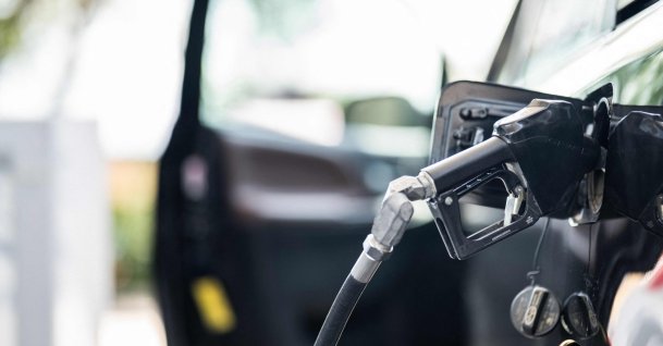 A gas pump is situated in a vehicle at a Chevron gas station in Austin, Texas, U.S., Aug. 7, 2026. (AFP Photo)