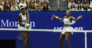 Serena Williams (R) and Venus Williams in action during their U.S. Open first-round match against Australia's Maya Joint and Taiwan's Chan Hao-ching at Flushing Meadows, New York City, U.S., Sept. 4, 2026. (Reuters Photo)