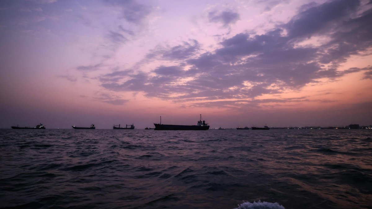 Vessels transit the Strait of Hormuz off the coast of the port city of Bandar Abbas, southern Iran, Sept. 5, 2026. (AFP Photo)