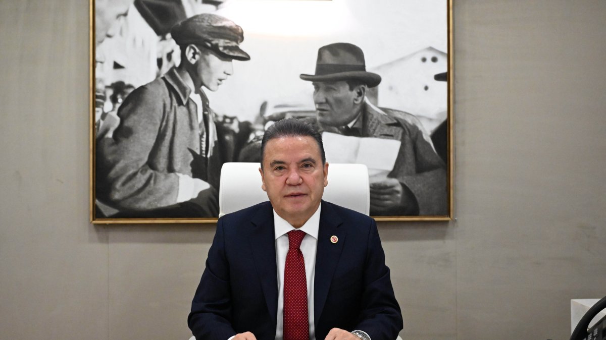 An undated photo shows former Mayor Muhittin Böcek in his office, Antalya, southern Türkiye. (DHA Photo)