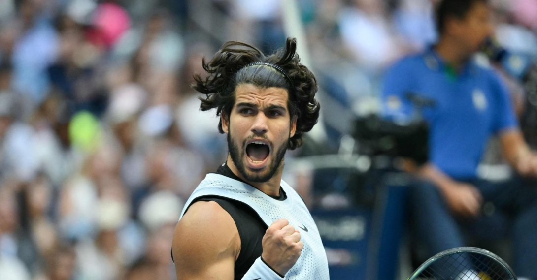Spain's Carlos Alcaraz reacts as he plays USA's Tommy Paul in their men's singles round of 16 tennis match on day eight of the US Open tennis tournament at the USTA Billie Jean King National Tennis Center, New York City, Sept. 6, 2026. (AFP Photo)