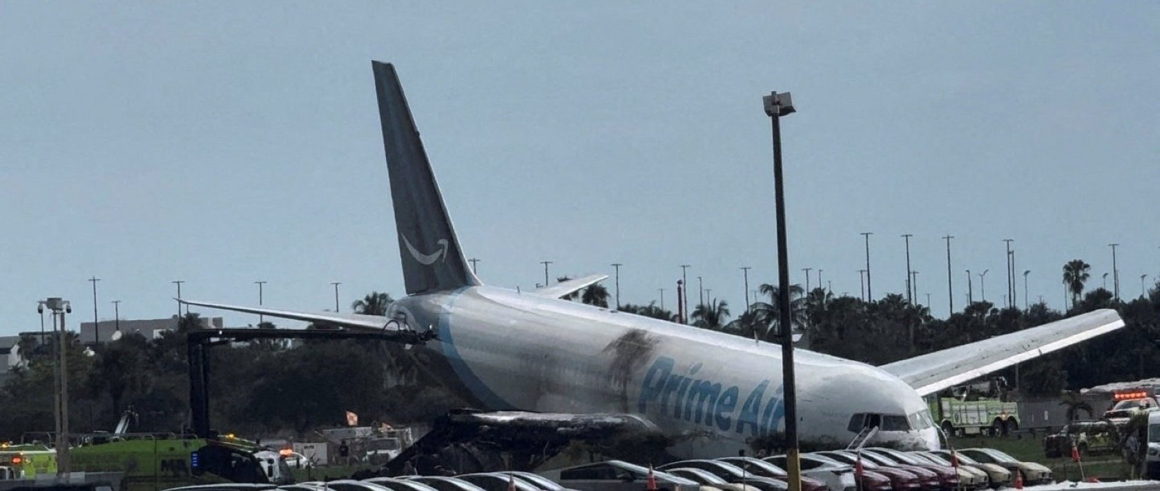 A view of the Amazon Prime Air cargo plane that airport officials said overran a runway, Miami, U.S., Sept. 6, 2026. (Reuters Photo)