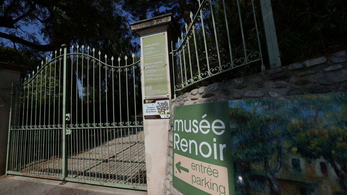 A sign indicates the entrance of the Renoir Museum, Cagnes-sur-Mer, France, Sept. 8, 2026. (Reuters Photo)