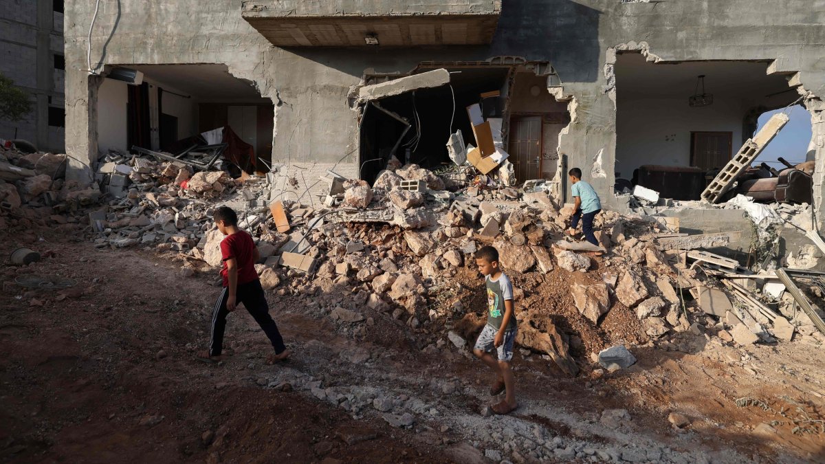 Palestinians inspect a family home destroyed by the Israel army in the village of Aqraba, south of the city of Nablus, Israel-occupied West Bank, Palestine, Sept. 8, 2026. (AFP Photo)