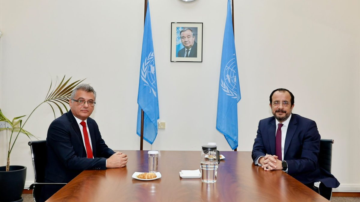 TRNC President Tufan Erhürman (L) meets with Greek Cypriot head Nikos Christodoulides (R), Lefkoşa (Nicosia), U.N.-controlled buffer zone, Sept. 9, 2026. (AA Photo)