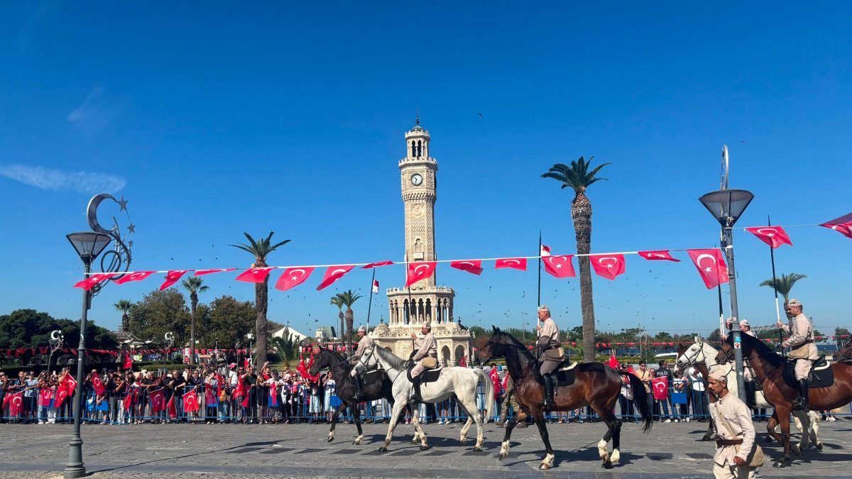 Celebrations held at Konak Atatürk Square on the occasion, Izmir, western Türkiye, Sept. 9, 2026. (DHA Photo)