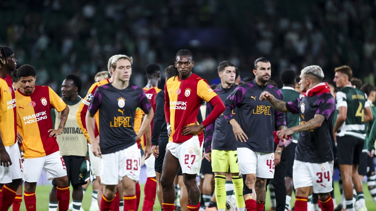 Galatasaray player Rafael Leao (C) reacts at the end of the UEFA Champions League league-phase match against Sporting at Jose Alvalade Stadium, Lisbon, Portugal, Sept. 9, 2026. (EPA Photo)