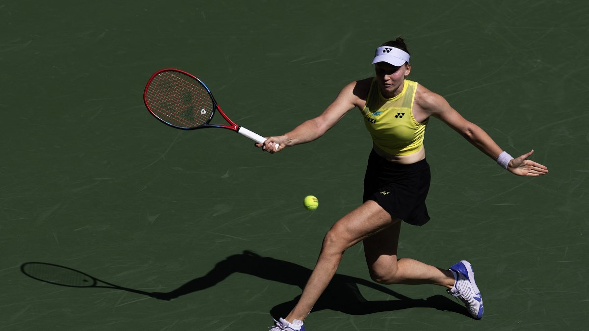 Kazakhstan's Elena Rybakina returns a shot against China's Qinwen Zheng during their Women's Singles Quarterfinal match on Day Eleven of the 2026 US Open at USTA Billie Jean King National Tennis Center, New York City, U.S., Sept. 9, 2026. (AFP Photo)