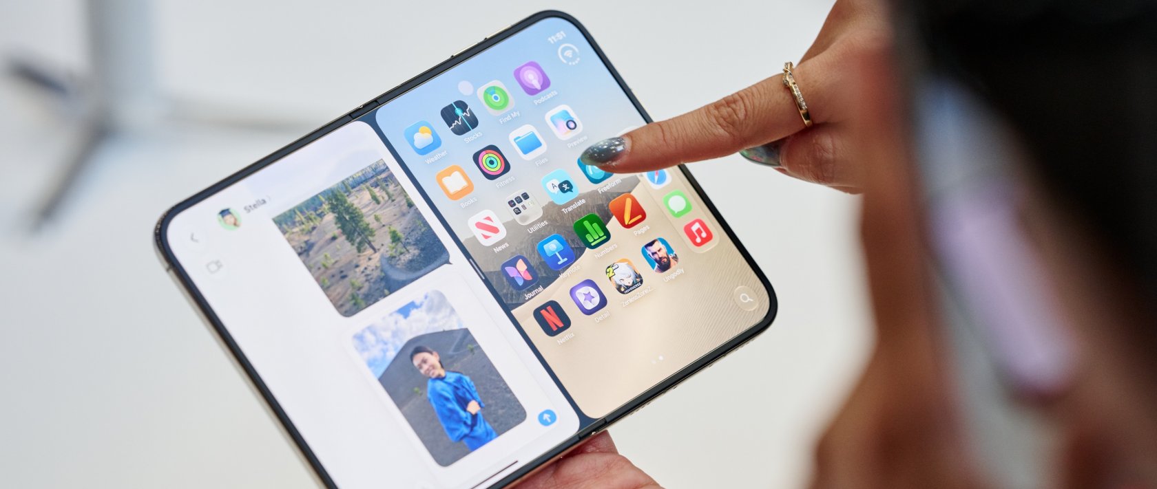 Apple's foldable iPhone Duo is unveiled during Apple's special event at the Steve Jobs Theater in Apple Park, Cupertino, California, U.S., Sept. 9, 2026. (EPA Photo)