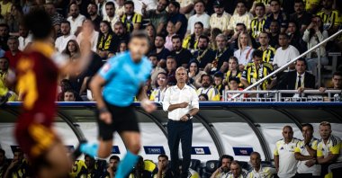 Fenerbahçe head coach Ismail Kartal watches from the touchline during the UEFA Champions League first-round football match between Fenerbahçe SK and AS Roma at the Chobani Stadium in Istanbul, Türkiye, Sept. 10, 2026. (AA Photo)