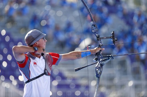 Türkiye&amp;#039;s Mete Gazoz in action during the final match of the Men&amp;#039;s Individual Archery event of the Tokyo 2020 Olympic Games at the Yumenoshima Park, Tokyo, Japan, July 31, 2021. (EPA Photo)