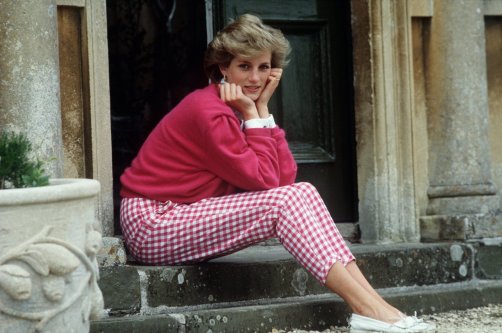 Diana, Princess of Wales, sitting on a step at her home, Highgrove House, Doughton, Gloucestershire, U.K., July 18, 1986. (Getty Images Photo)