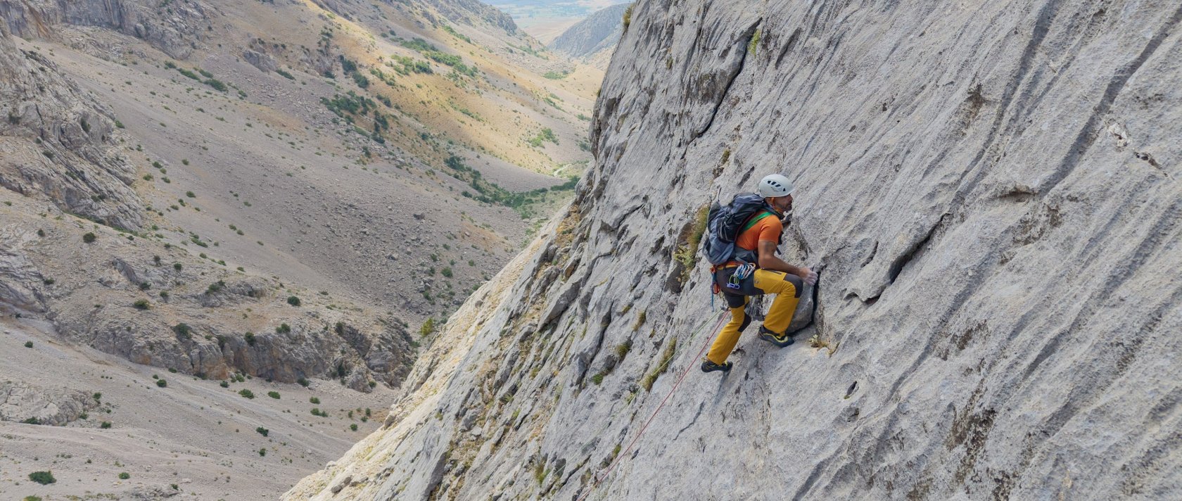 A climber ascends the Munzur Mountains in Ovacık, Tunceli, eastern Türkiye, Sept. 11, 2026. (AA Photo)