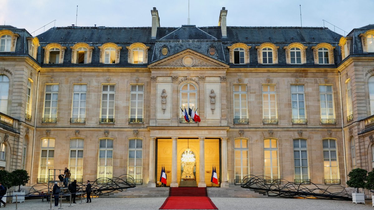 A red carpet is laid out at the Elysee Palace for an official welcoming ceremony, Paris, France, Sept. 8, 2026. (Reuters Photo)