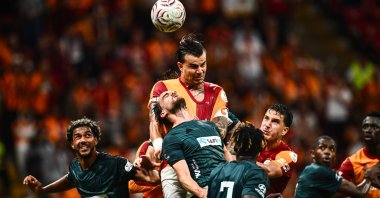 Galatasaray's Abdülkerim Bardakcı (C) heads the ball during a Turkish Süper Lig match against Kocaelispor, Istanbul, Türkiye, Sept. 13, 2026. (AA Photo)