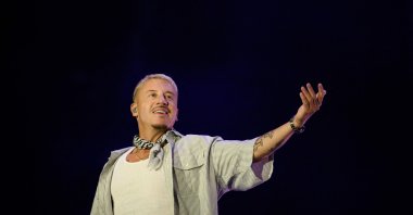 U.S. rapper, singer, dancer and DJ, Benjamin Haggerty, known as Macklemore, performs at the Goldencoast Rap Festival in Corcelles-les-Monts, near Dijon, France, Aug. 30, 2026. (AFP Photo)