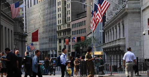People walk outside the New York Stock Exchange (NYSE) in New York, U.S., Sept. 9, 2026. (AFP Photo)