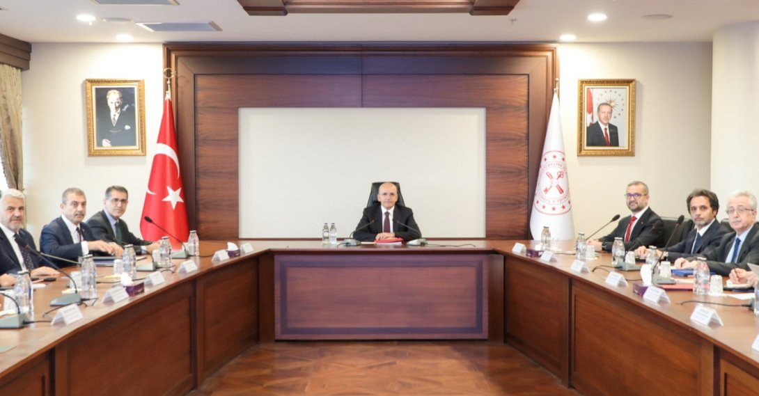 Financial Stability Committee meeting chaired by Treasury and Finance Minister Mehmet Şimşek (C) in this photo released on Sept. 14, 2026. (Courtesy of Treasury and Finance Ministry)