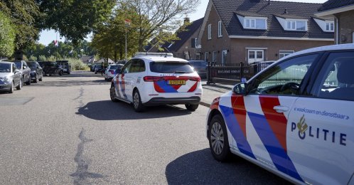 Police at a house where two people have been arrested for graffiti and vandalism in the Brabant villages of Engelen and Bokhoven, Aug. 12, 2026. (AFP File Photo)