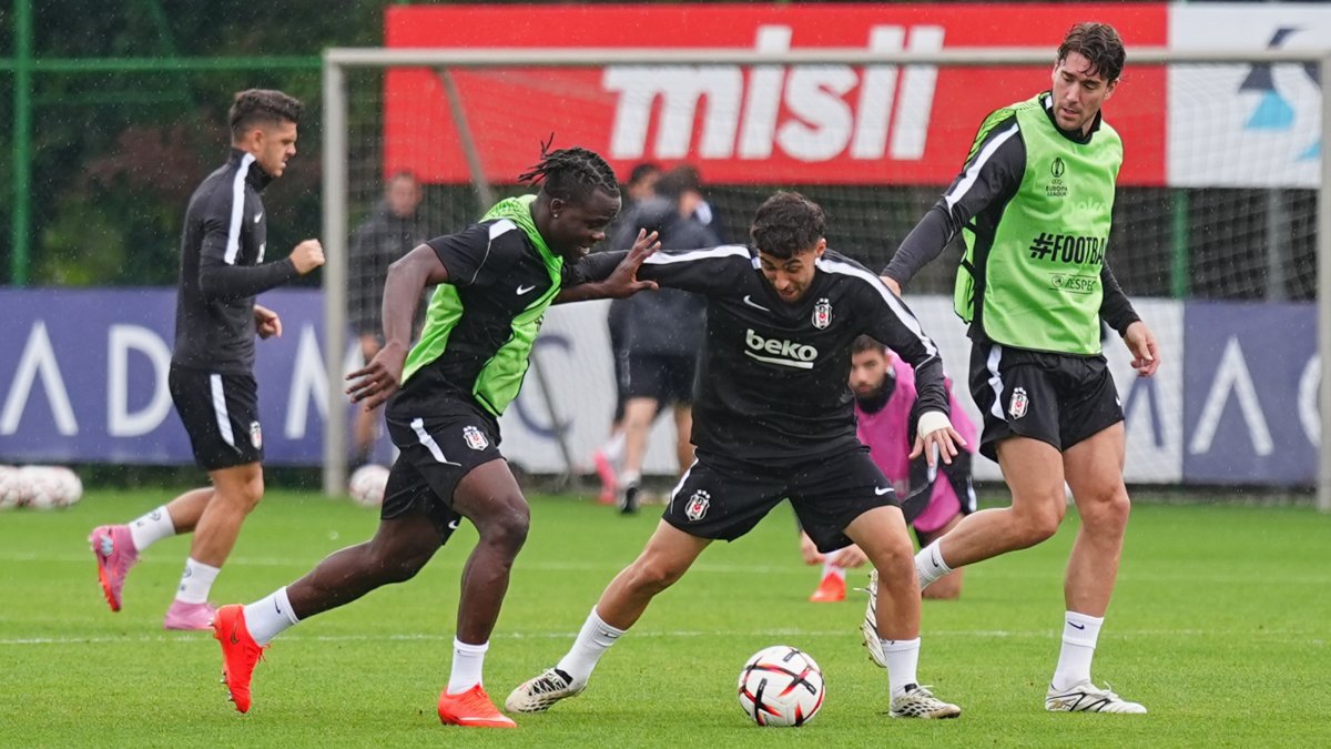 Beşiktaş players train ahead of their UEFA Europa League match in Istanbul, Türkiye, Sept. 16, 2026. (AA Photo) 
