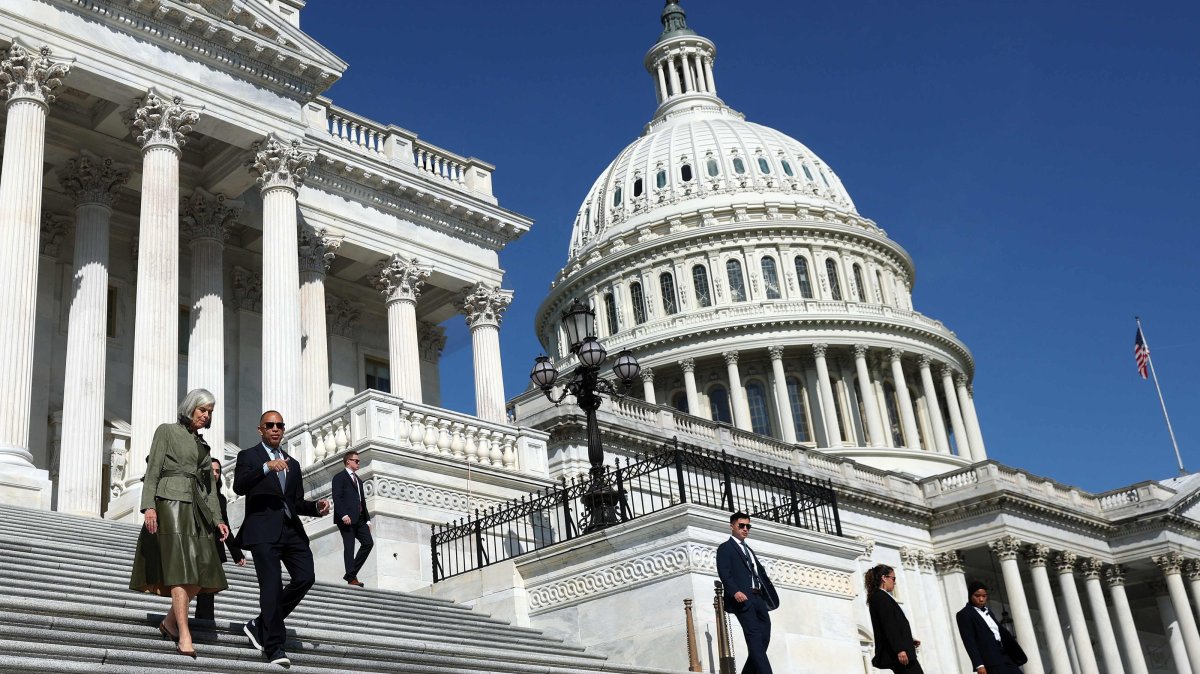 U.S. House Minority Leader Hakeem Jeffries (D-NY) walks with House Minority Whip Katherine Clark (D-MA) on the steps of the U.S. Capitol, in Washington, D.C. U.S., Sept. 16, 2026. (AFP Photo)