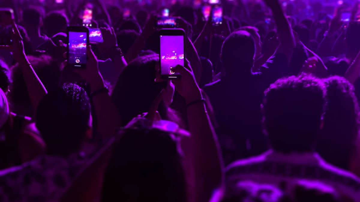 "FOMO can be present in all of us to varying degrees, and its intensity can increase at different stages of our lives." (Getty Images Photo)