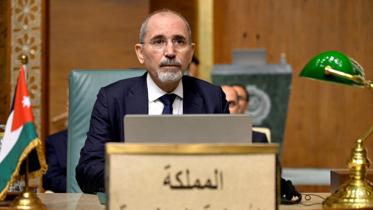 Jordan's Foreign Minister Ayman Safadi attends a meeting of the Council of Arab Foreign Ministers at the Arab League headquarters in central Cairo, Sept. 7, 2026. (AFP Photo)