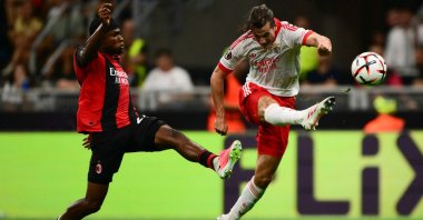 Benfica’s Georgiy Sudakov (L) shoots during a UEFA Europa League match against Benfica, Milan, Italy, Sept. 16, 2026. (AFP Photo)