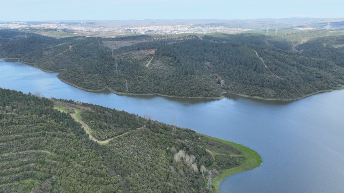 An aerial view of Alibey Dam showing water storage levels within the reservoir's basin, Istanbul, Türkiye, April 11, 2026. (AA Photo)