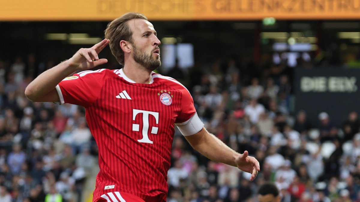 Bayern Munich's Harry Kane celebrates after scoring the 2-1 lead during the German Bundesliga match against SV Elversberg, Elversberg, Germany, Sept. 13, 2026. (EPA Photo)