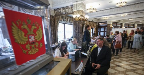 People take part in voting at a polling station, Moscow, Russia, Sept. 18, 2026. (EPA Photo)
